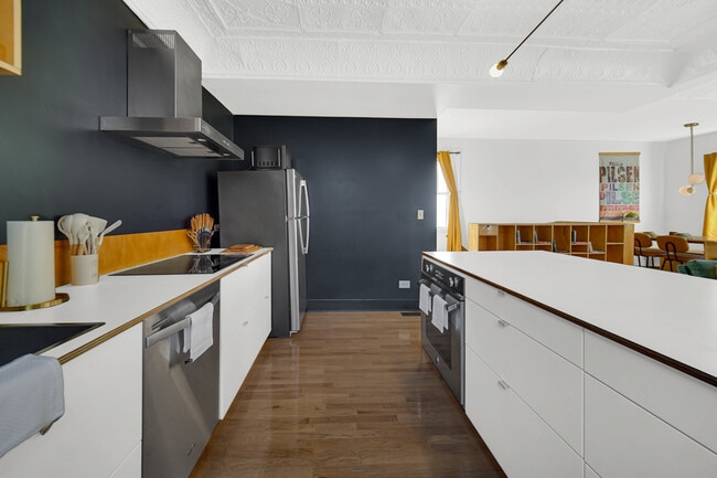 Building Photo - 1510 W Cullerton St