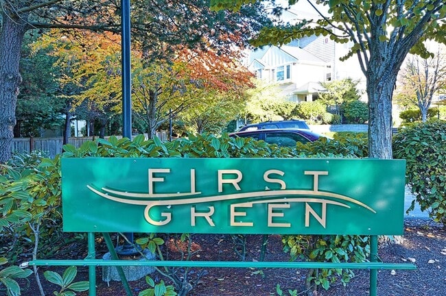 Building Photo - Mukilteo Golf Course View Condo – Modern C...