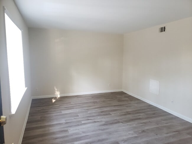 Building Photo - 5808 Hunting Ridge Ln