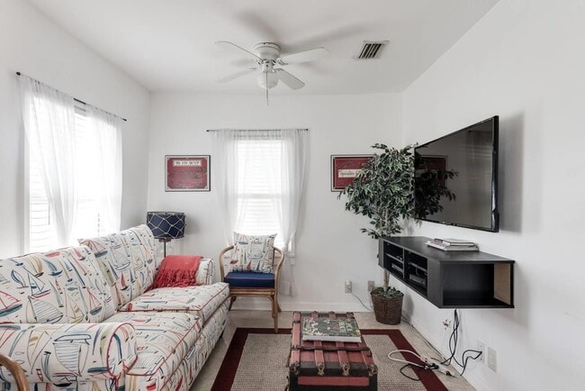 Building Photo - 1907 Parker Ave