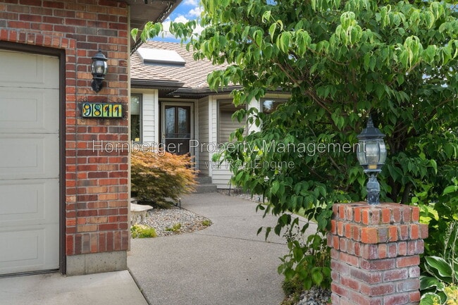 Building Photo - 9811 N Comanche Dr