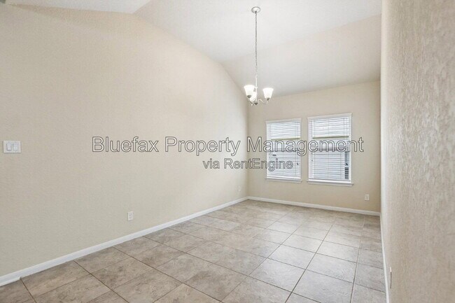 Building Photo - 1807 Golden Maple