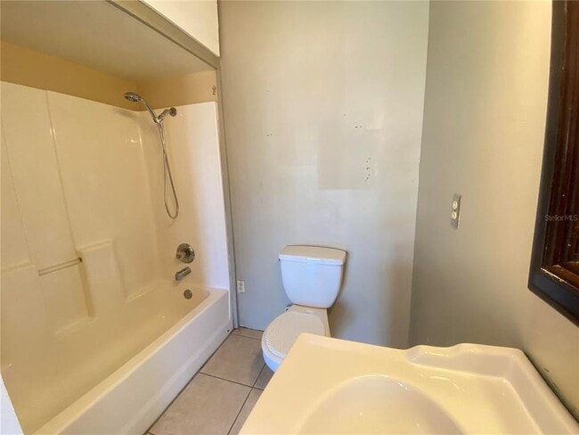 Building Photo - 1409 Madrid Way