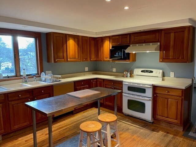 Building Photo - 5 Seekonk Rd