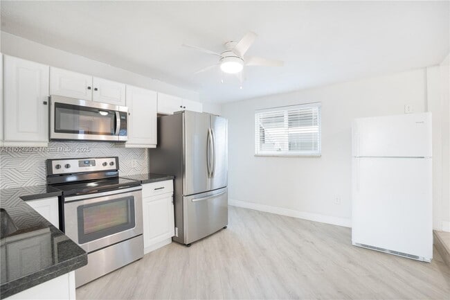 Building Photo - 6695 SW 28th St