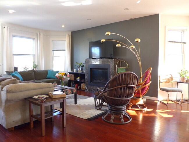 Building Photo - 26 Turner St