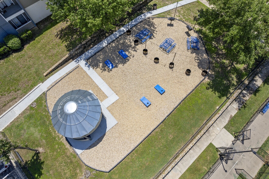 Building Photo - The Hilltop Apartment Homes