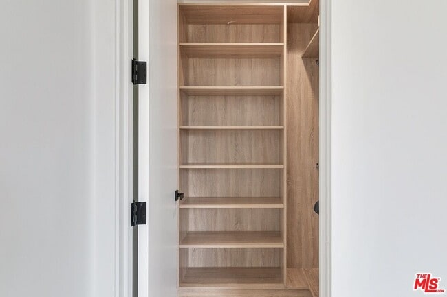 Building Photo - 1236 N Spaulding Ave