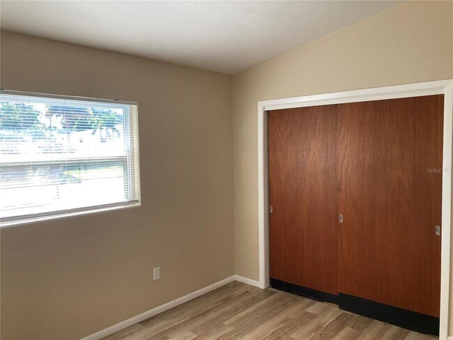 Building Photo - 1194 Porter Dr