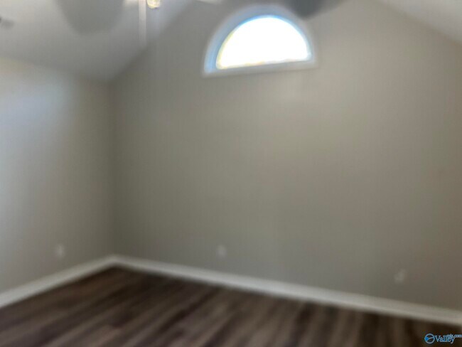 Building Photo - 2012 Fairway Hills Dr