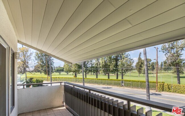 Building Photo - 12694 Montana Ave