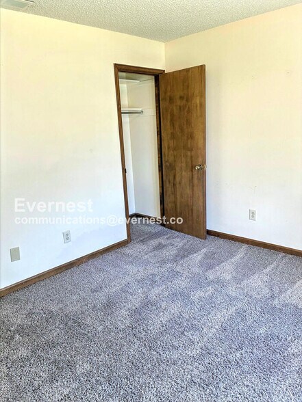 Building Photo - 2608 Leisure Dr