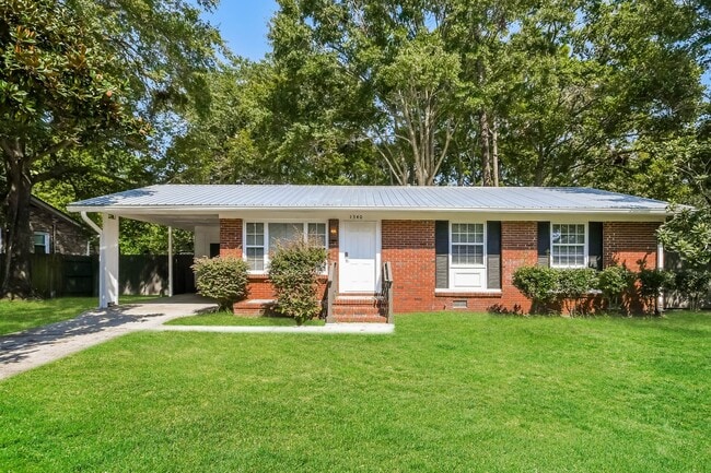 Primary Photo - 3 bed / 2 bath ~ West Ashley Area, Move-in...