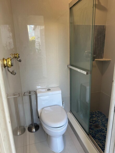 Building Photo - 2532 SW 27th St