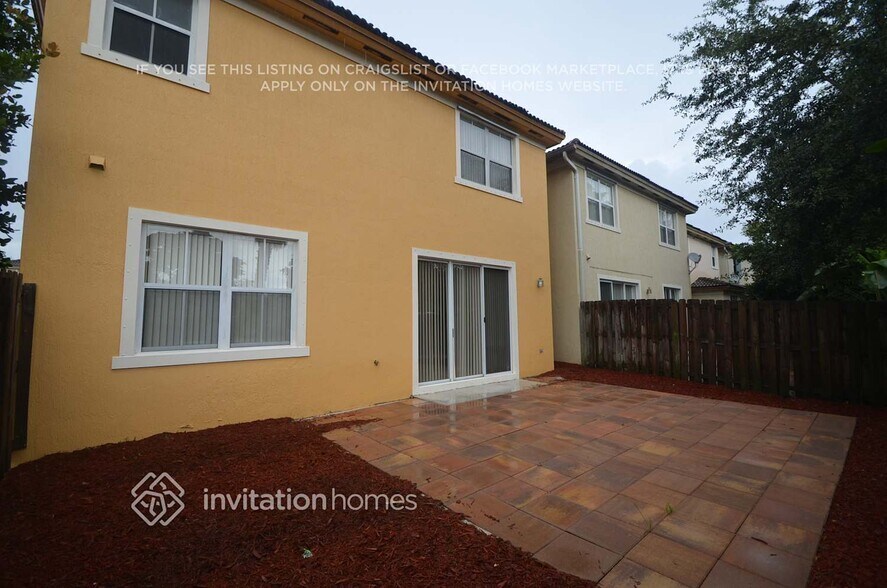 Building Photo - 11260 NW 74th Terrace