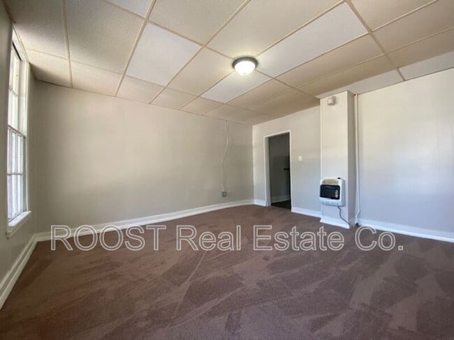 Building Photo - 22-22 S Twin St