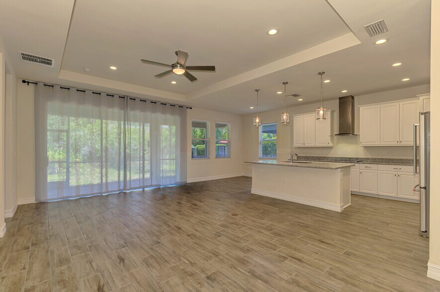 Building Photo - 4400 Conchfish Ln