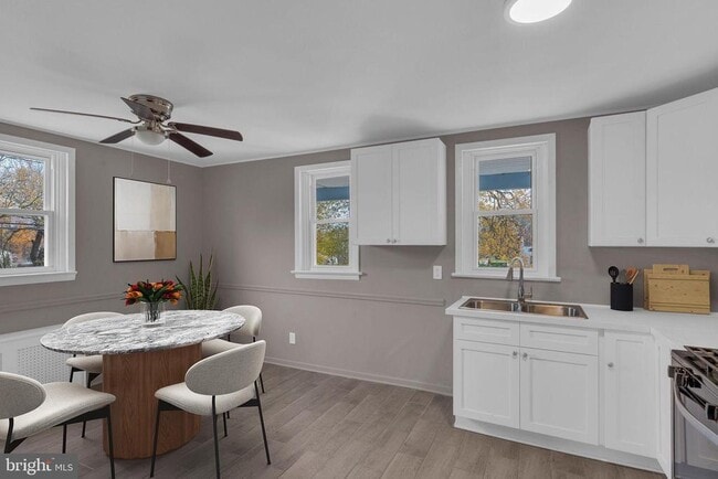 Building Photo - 713 Public Rd