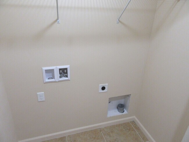 Building Photo - 2411 Astrid Ln