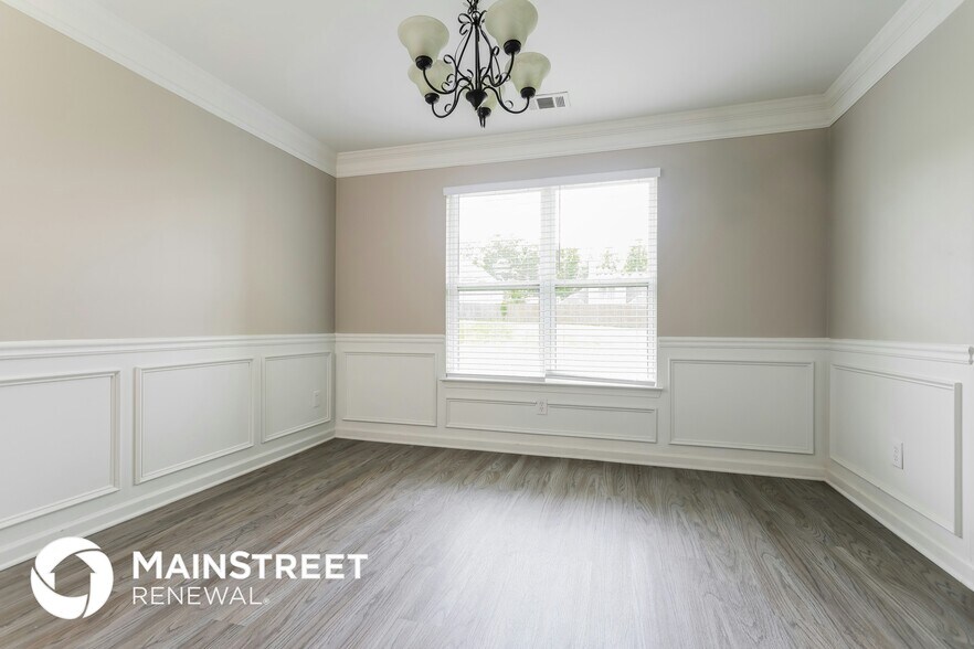 Building Photo - 5035 Michael Jay St