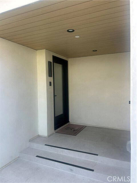 Building Photo - 612 Begonia Ave