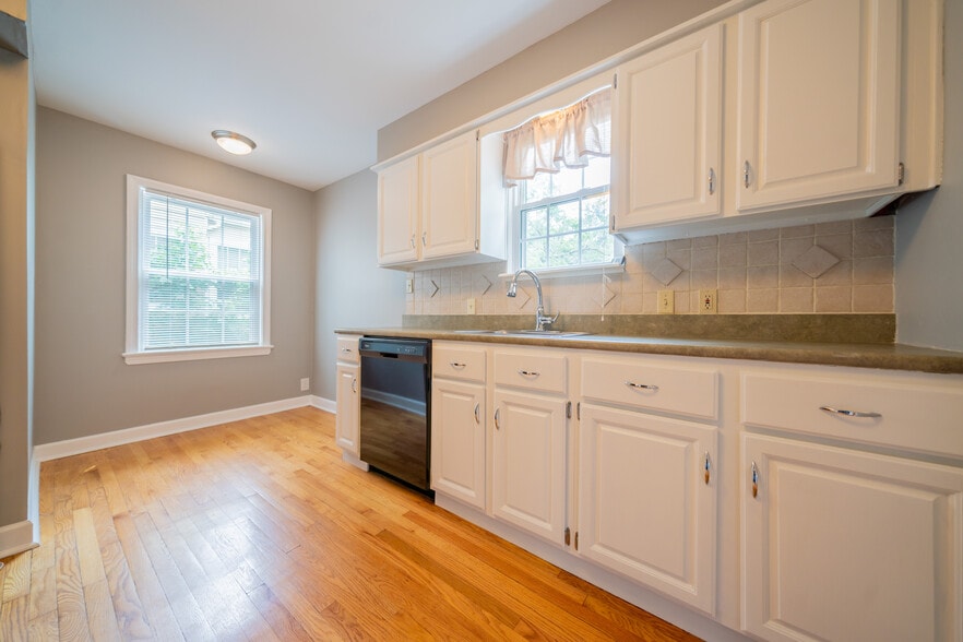 Building Photo - 1200 Brentwood Rd