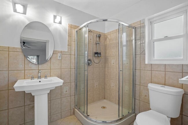 Building Photo - 514 Canyon Ridge Dr