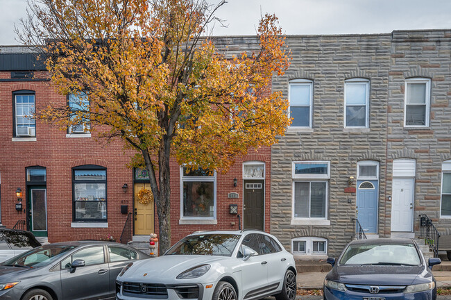 Building Photo - 415 S Clinton St