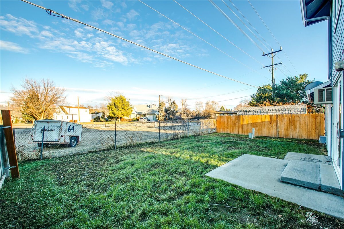 Building Photo - 2376 W Panama St