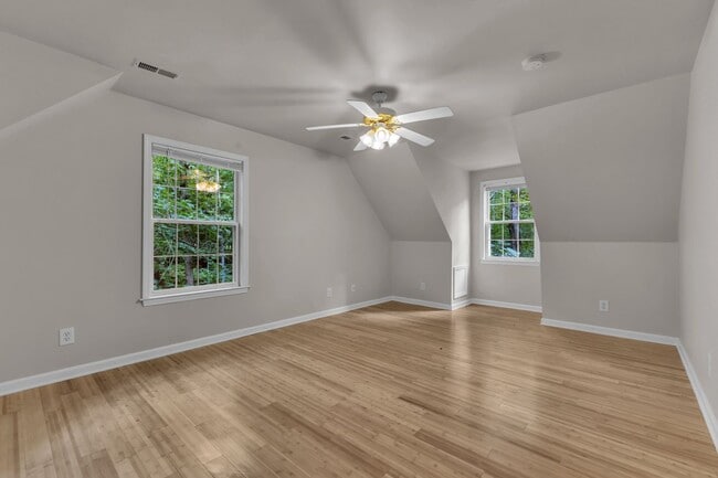 Building Photo - Peaceful Country Home Close to Chapel Hill