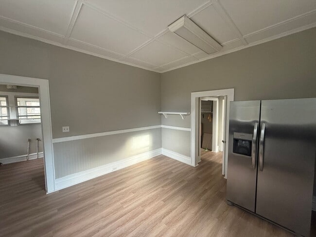 Building Photo - Freshly Renovated Clover Charmer — Walk to...