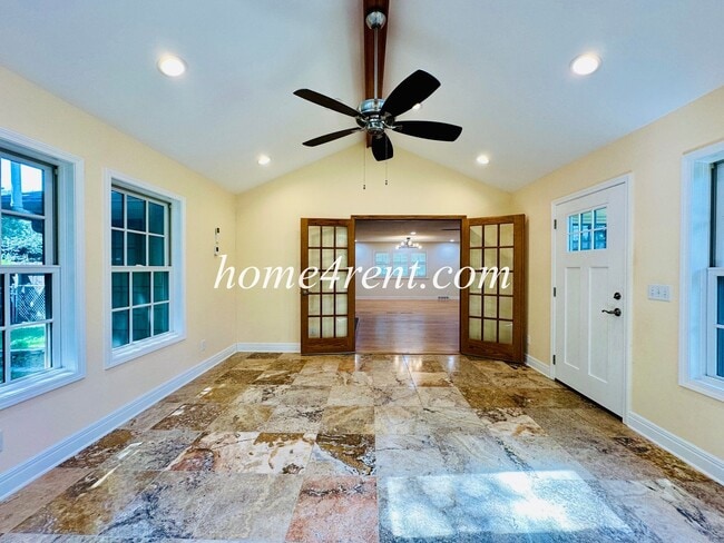 Building Photo - 11131 Wornall Rd