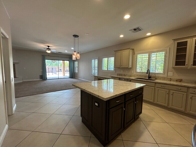 Building Photo - 5317 W Buckskin Trl