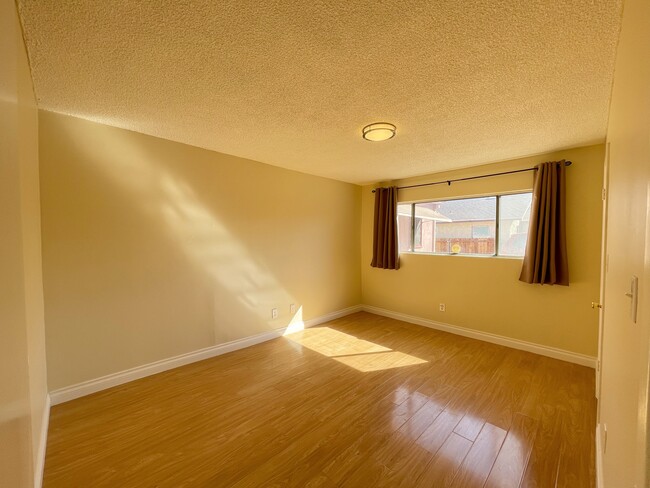 Bedroom 2 with closet - 1501 Abbot Ave