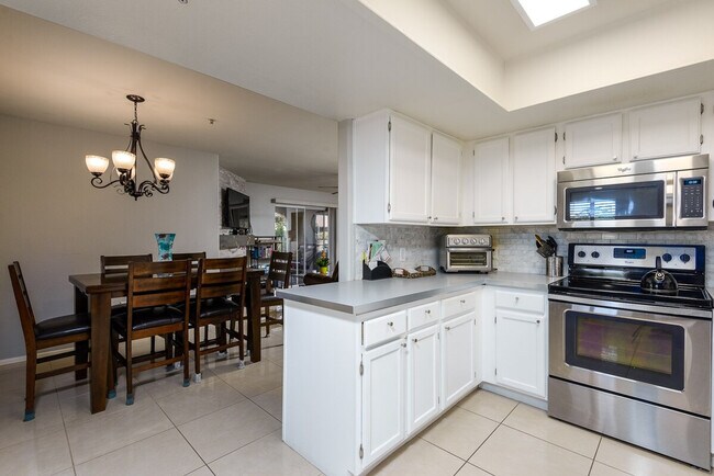 Building Photo - 9775 N 94th Pl