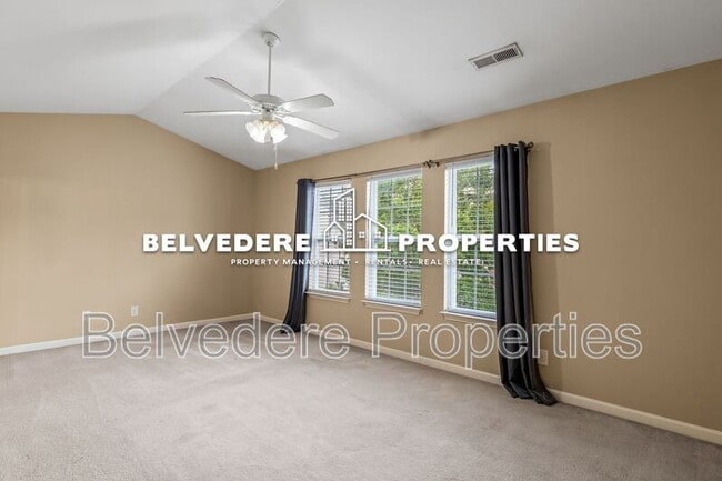 Building Photo - 39 Ackland Dr