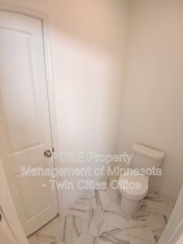 Building Photo - 4654 Schilling Way