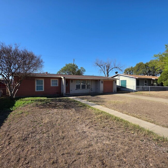 Building Photo - Charming remodeled 3-bedroom home for lease!