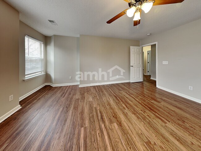 Building Photo - 1 Planters Grove Dr