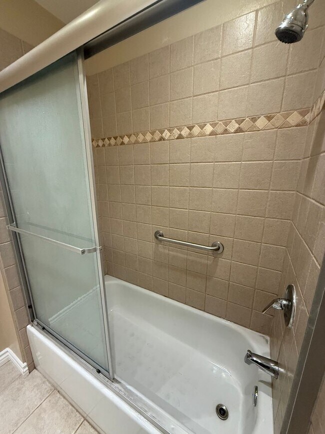 Building Photo - Gorgeous and Upgraded 4 Bed, 2.5 Bath Two-Story in Villa Portofino!