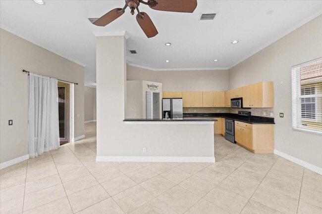 Building Photo - 1441 Cardinal Way