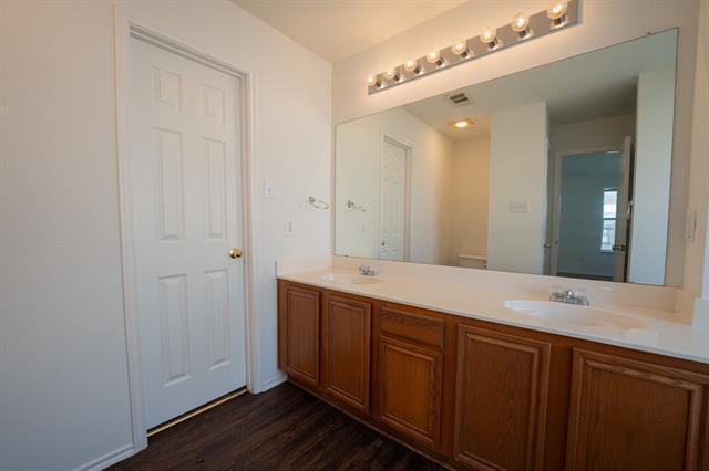 Building Photo - 3401 Sewell Dr