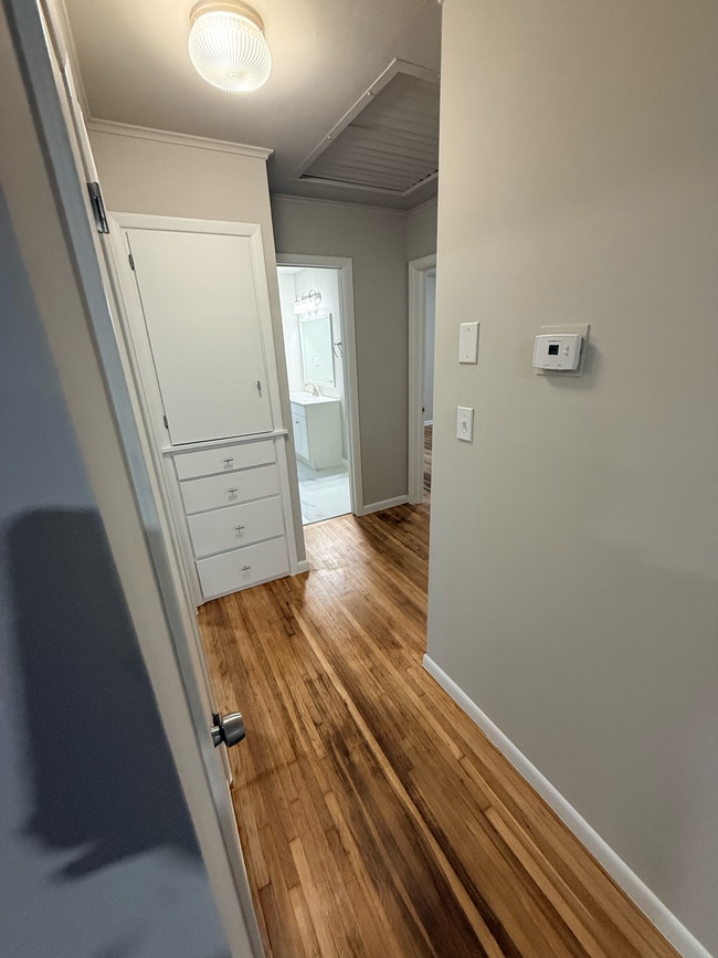 Building Photo - 5308 E Madison Ave Tulsa Ok