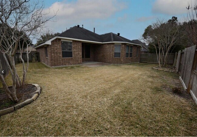 Building Photo - 21110 Dover Park Ln
