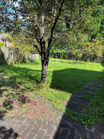 Building Photo - 7206 Bayside Ct