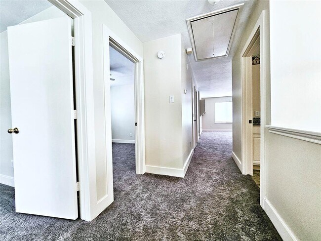 Building Photo - 6106 Spruce Bough Ct