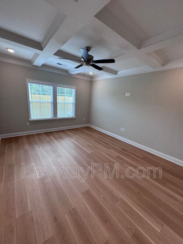 Building Photo - 587 Yuma Ln