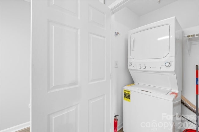 Building Photo - 118 Steam Engine Dr