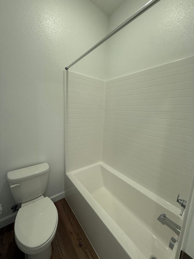 Building Photo - LAKE VIEW