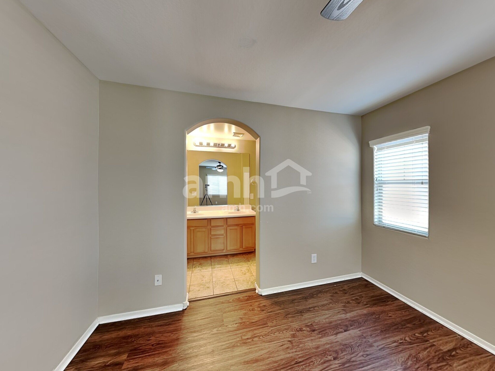 Building Photo - 4748 E Redfield Rd